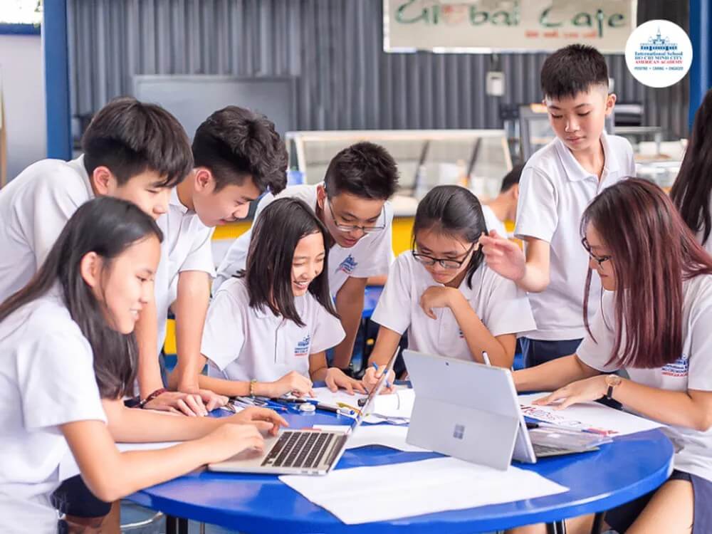 ISHCMC - American Academy: Cùng Con Bạn Phát Triển Tiếng Anh Qua Các Chương Trình Học Đa Dạng